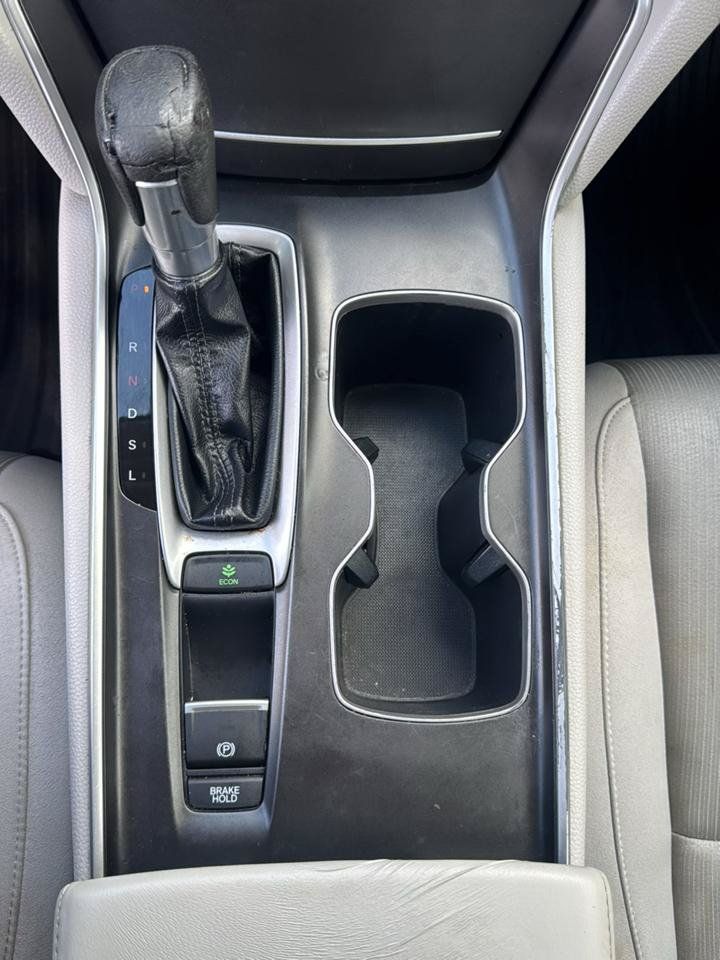 Used 2018 Honda Accord LX image 15