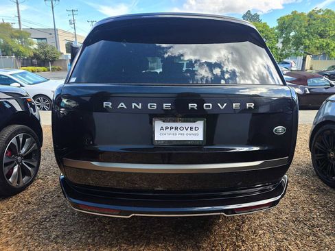 Used 2023 Land Rover Range Rover SE AWD/4WD image 2