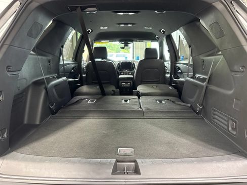 Used 2023 Chevrolet Traverse LT w/ LT Premium Package AWD/4WD image 54