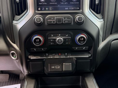 Used 2022 Chevrolet Silverado 1500 LT Trail Boss w/ Bed Protection Package AWD/4WD image 15
