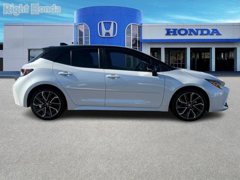 Used 2021 Toyota Corolla XSE w/ Carpet Mat Package (TMS) image 8