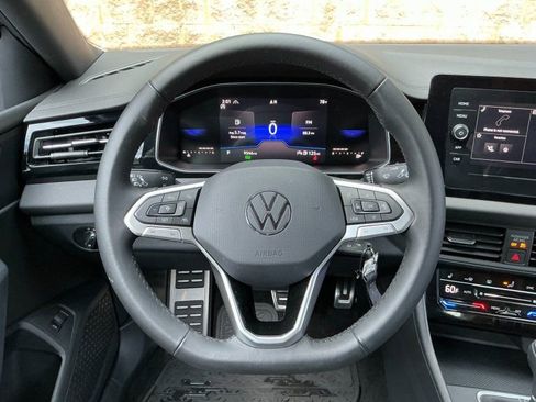 Used 2025 Volkswagen Jetta Sport image 16