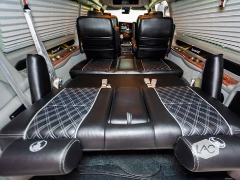 Used 2019 Chevrolet Express 2500 Extended w/ Enhanced Convenience Package image 14