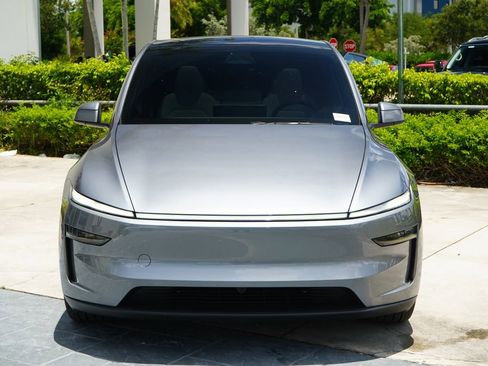 Used 2026 Tesla Model Y AWD image 2