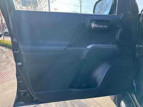 Certified 2021 Toyota Tacoma TRD Off-Road w/ Technology Package image 11