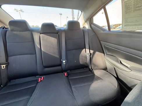 Used 2025 Nissan Altima 2.5 SV FWD image 33