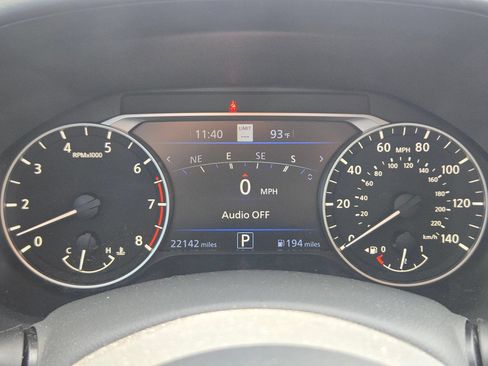 Used 2023 Nissan Altima 2.5 SL FWD image 11