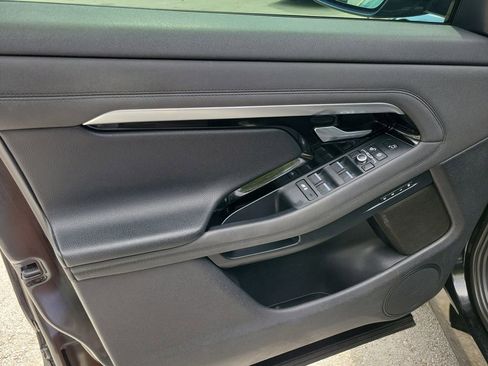 Used 2020 Land Rover Range Rover Evoque SE image 24
