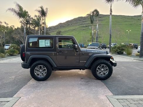 Used 2018 Jeep Wrangler Rubicon w/ Power Convenience Group image 10