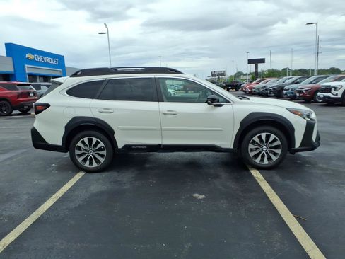 Used 2025 Subaru Outback Limited AWD/4WD image 28