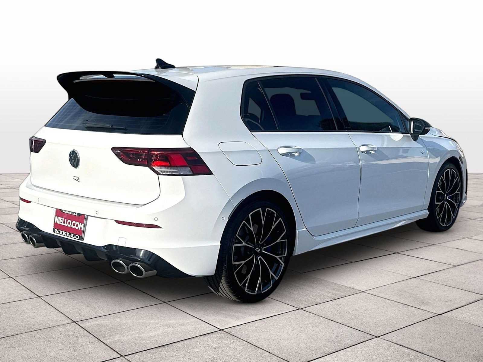 Used 2025 Volkswagen Golf AWD/4WD image 14