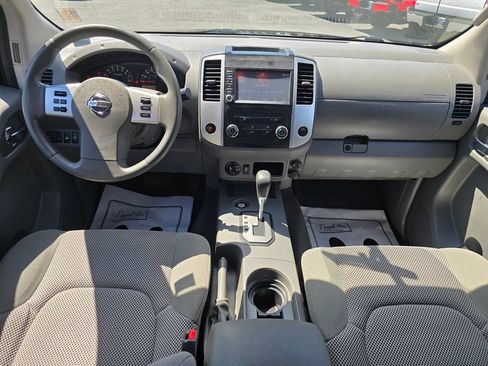 Used 2021 Nissan Frontier SV AWD/4WD image 3