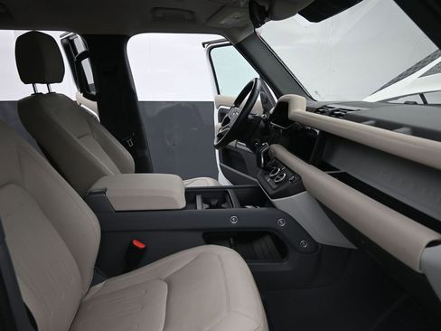 Used 2022 Land Rover Defender 110 SE AWD/4WD image 11