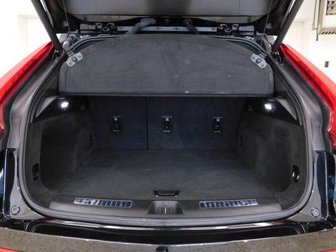 Used 2023 Cadillac XT4 Premium Luxury w/ Technology Package AWD/4WD image 64
