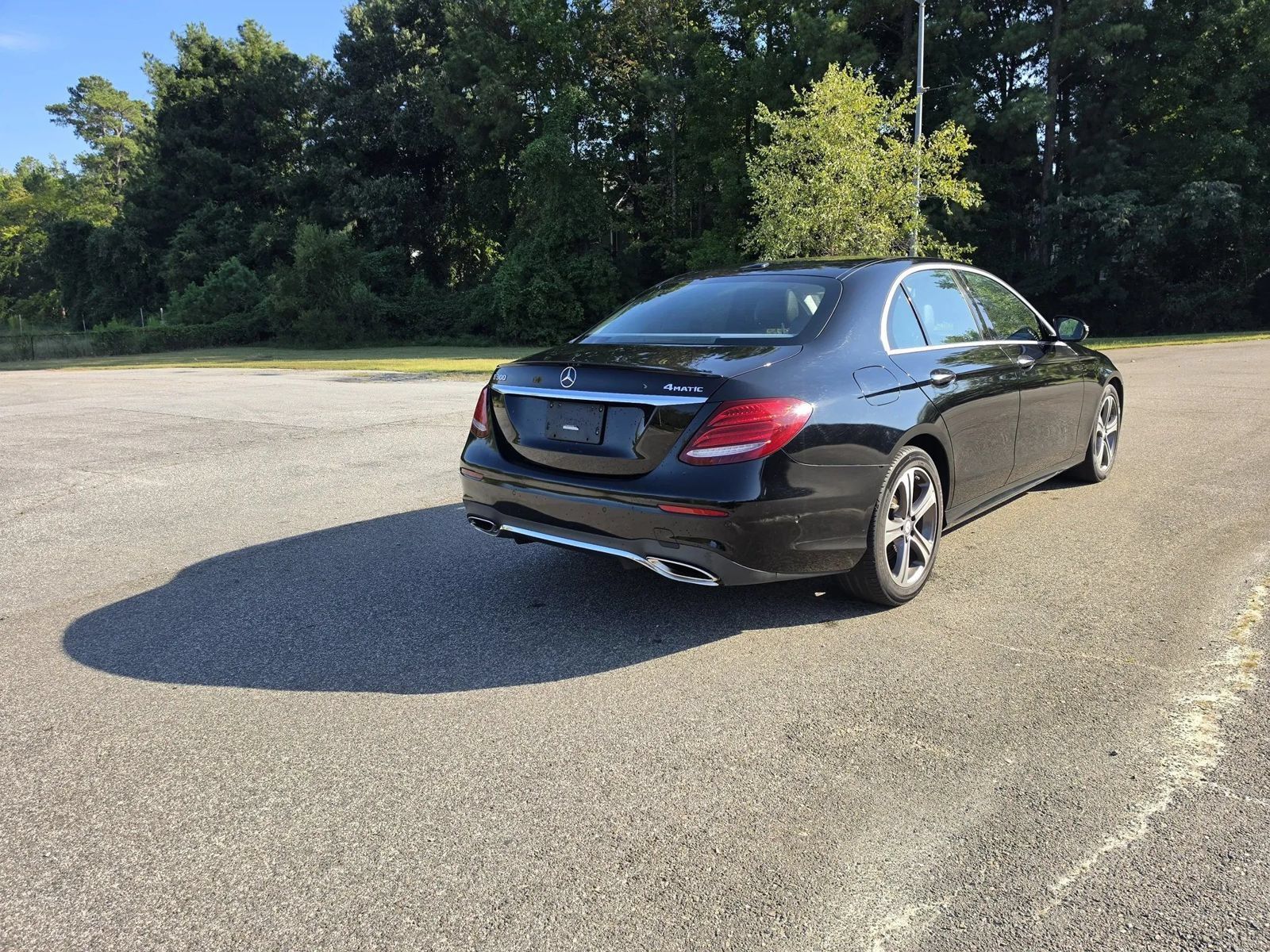 Used 2017 Mercedes-Benz E 300 4MATIC image 8