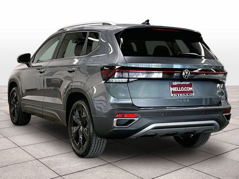 New 2026 Volkswagen Taos SE FWD image 3