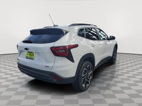 New 2026 Chevrolet Trax RS image 3