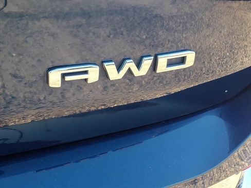 Used 2023 GMC Terrain SLT image 15