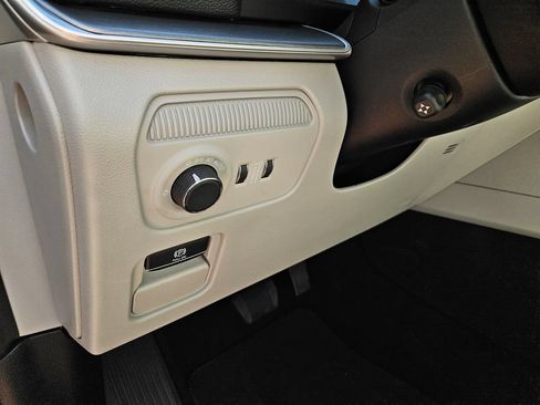 New 2026 Jeep Grand Wagoneer Limited AWD/4WD image 17