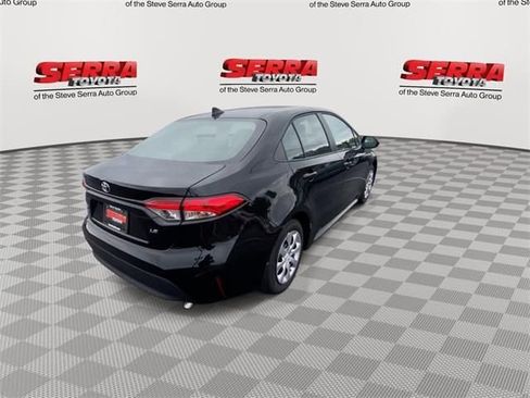 Used 2025 Toyota Corolla LE image 9
