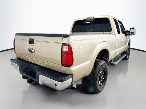 Used 2014 Ford F250 Lariat w/ Chrome Package image 8