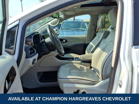 Used 2021 Chrysler Pacifica Limited AWD/4WD image 25