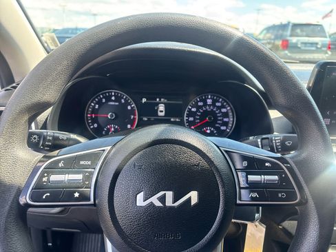 Used 2024 Kia Forte LXS FWD image 7