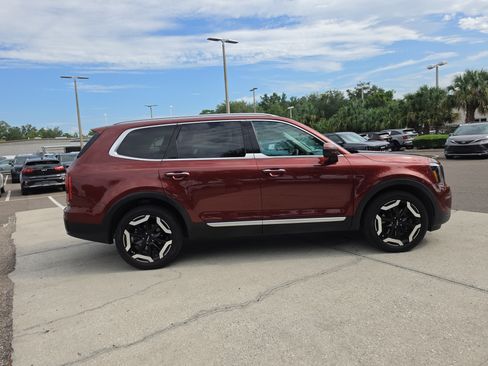 Certified 2024 Kia Telluride S AWD/4WD image 9