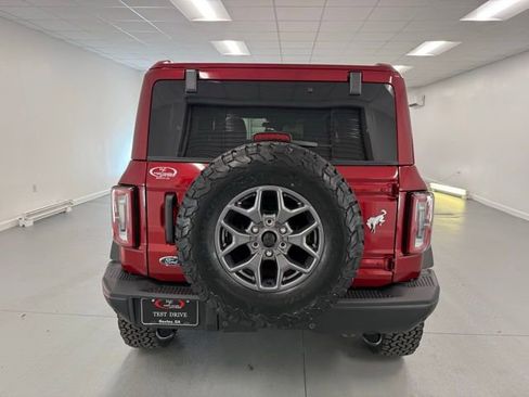 New 2025 Ford Bronco Badlands image 8