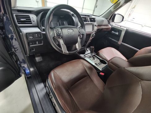 Used 2018 Toyota 4Runner Limited AWD/4WD image 28