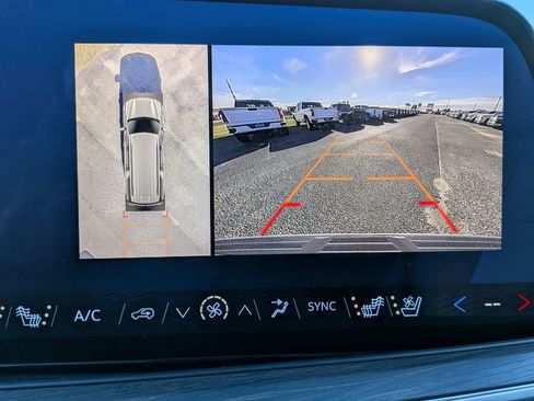 New 2025 Chevrolet Suburban Premier image 25