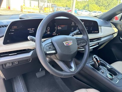 Certified 2024 Cadillac XT4 Premium Luxury w/ Active Safety Package FWD image 32