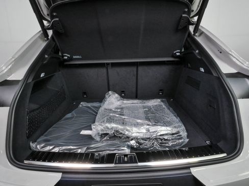 New 2026 Porsche Cayenne Coupe AWD/4WD image 33