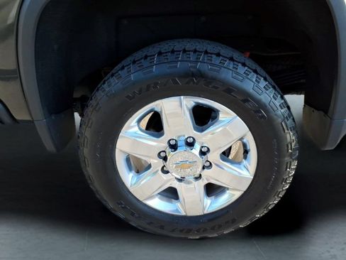 Used 2023 Chevrolet Silverado 2500 LTZ AWD/4WD image 14