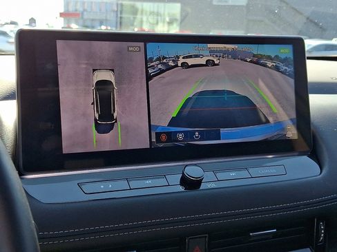 Certified 2025 Nissan Rogue Platinum w/ Tech Package image 22