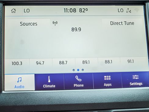 Used 2020 Ford Fusion SE FWD image 25