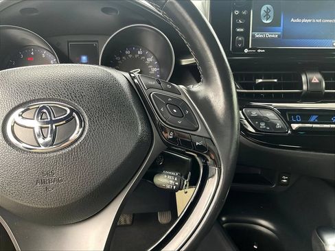 Used 2018 Toyota C-HR XLE FWD image 12