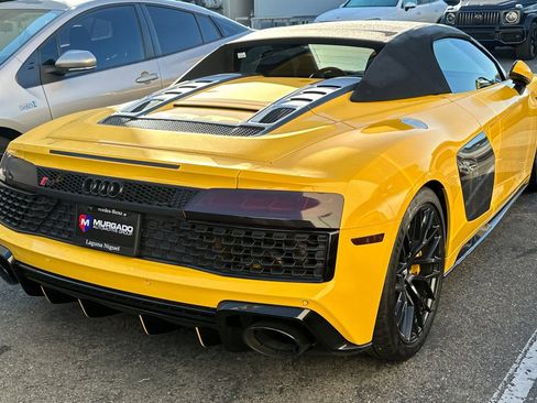 Used 2020 Audi R8 V10 w/ Carbon Exterior Package image 3