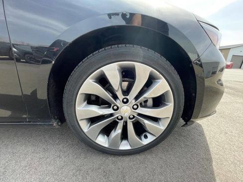 Used 2017 Chevrolet Malibu Premier w/ Premier Sun and Wheel Package FWD image 19