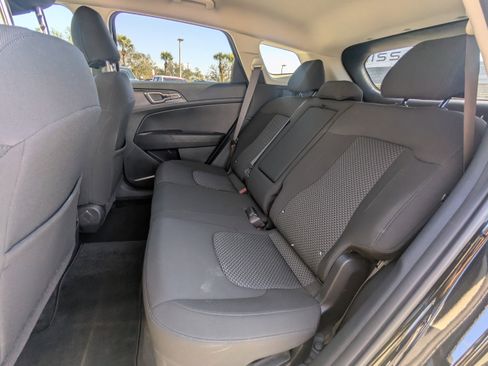 Used 2025 Kia Sportage LX image 15