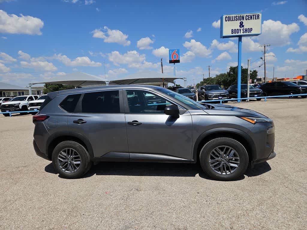 Used 2023 Nissan Rogue S AWD/4WD image 9