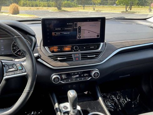 Used 2023 Nissan Altima 2.5 SL image 6