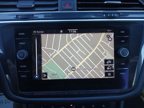 Used 2022 Volkswagen Tiguan SEL R-Line image 20