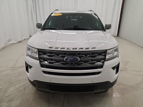 Used 2019 Ford Explorer XLT w/ Equipment Group 202A AWD/4WD image 8