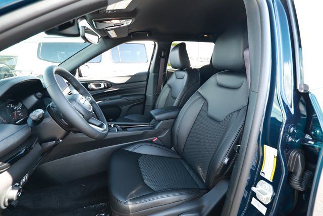 New 2026 Jeep Compass Latitude AWD/4WD image 22
