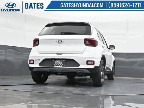 New 2025 Hyundai Venue Limited image 39