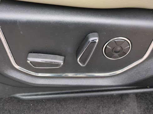 Used 2019 Ford Expedition Platinum image 17