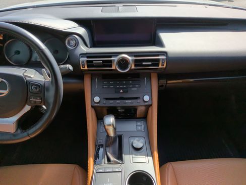 Used 2020 Lexus RC 350 w/ Premium Package image 30