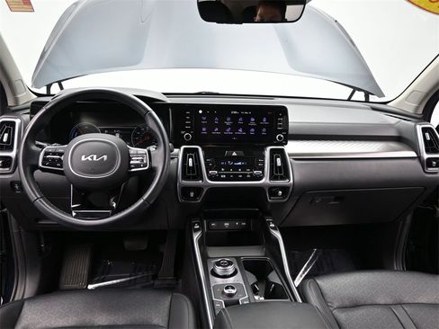 Certified 2023 Kia Sorento EX image 36