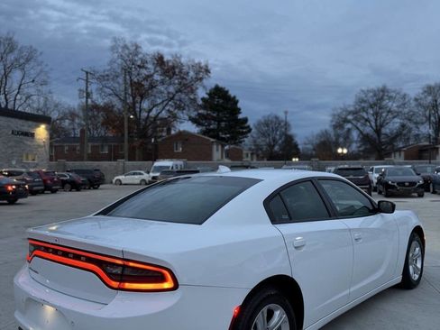 Used 2023 Dodge Charger SXT RWD image 2